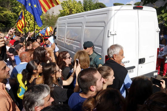 Spanish police are discussing events at protests in the run-up to the referendum